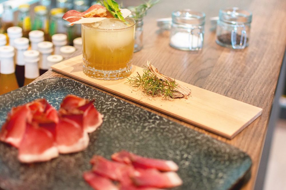 Speck Alto Adige IGP di Nocker e il cocktail Spuntino di mezzanotte