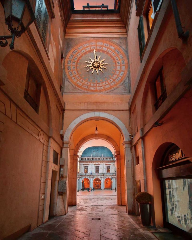 Brescia: orologio della loggia. ph: Yilly Lamaj