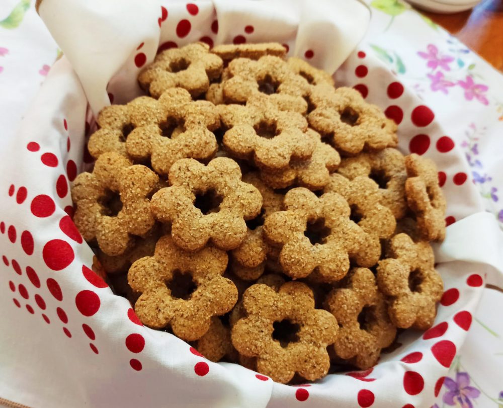 Biscotti con farina di grano saraceno, senza lattosio