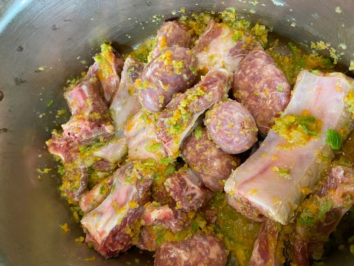 Cassoeula-milanese,-che-include-la-testina