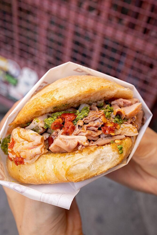 il celebre lampredotto fiorentino, tipico street food