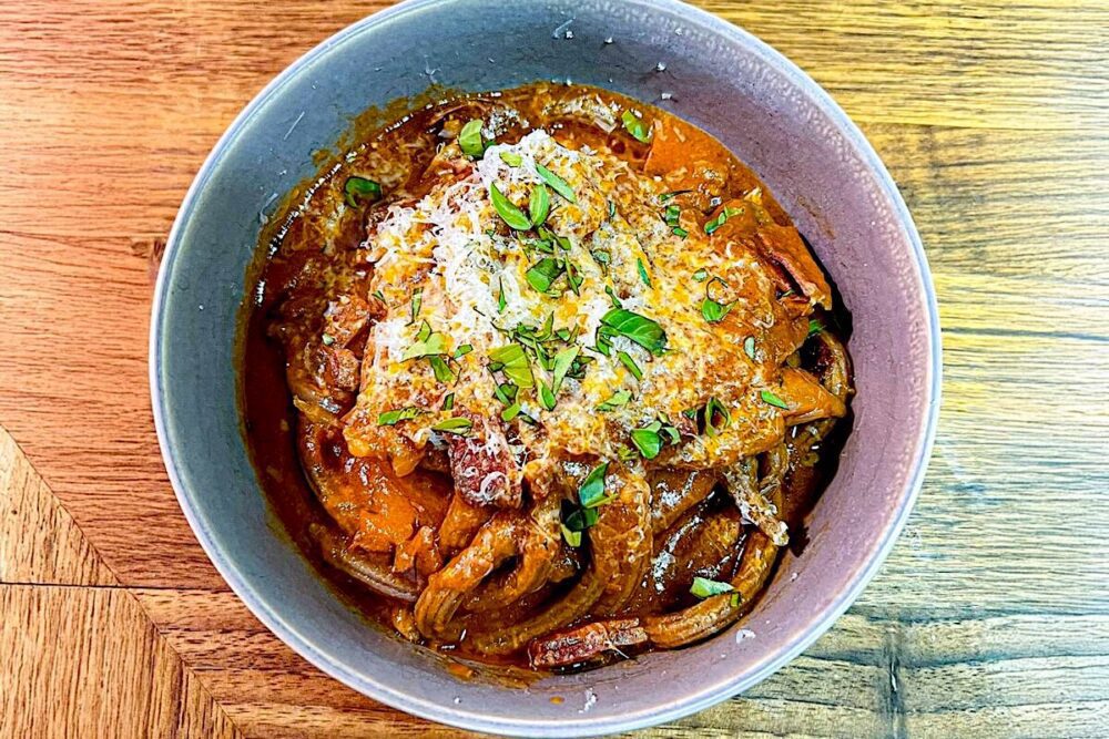 bucatini all'amatriciana con ragu d'oca