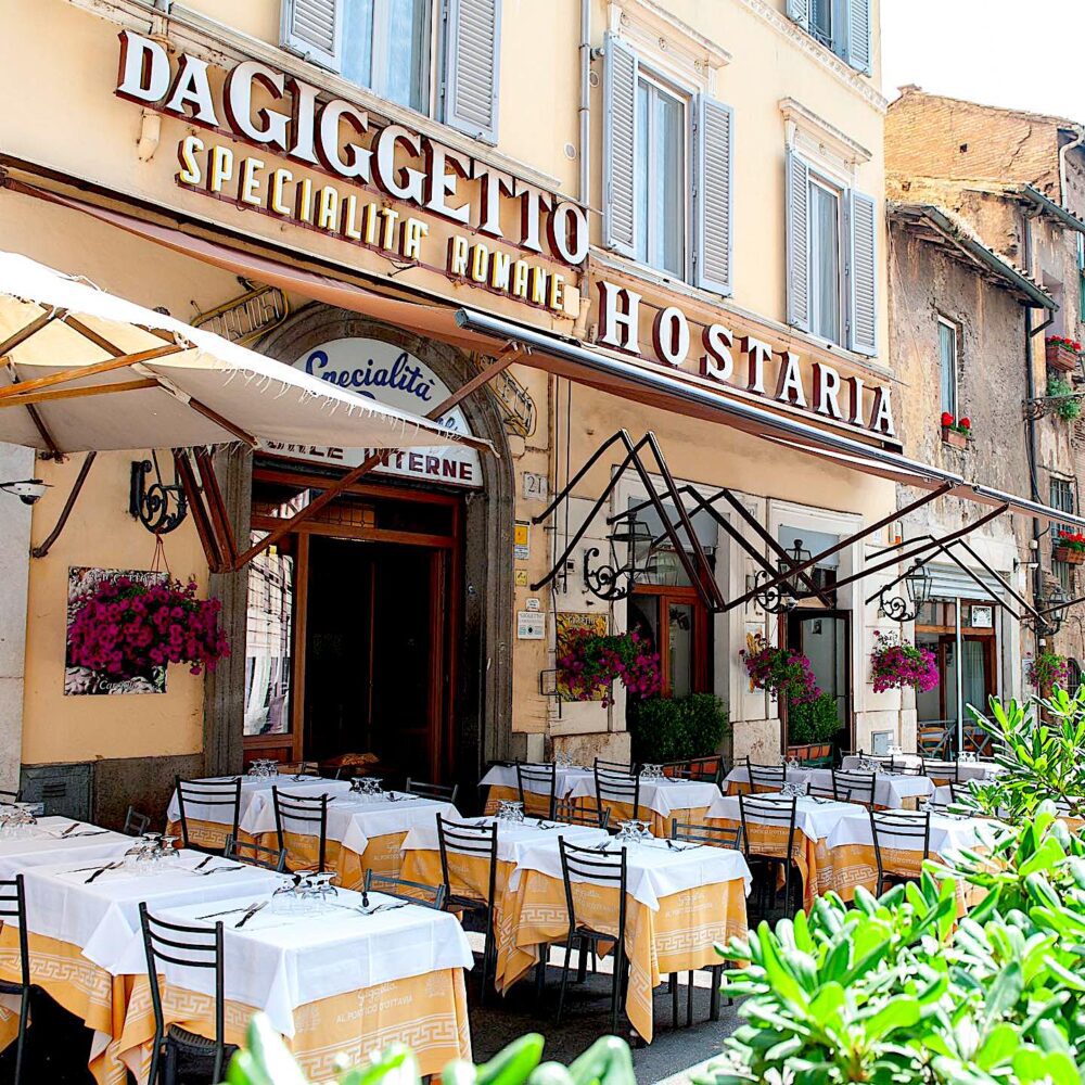 Da Giggetto, tra i più storici locali del ghetto (vista sull'ingresso)