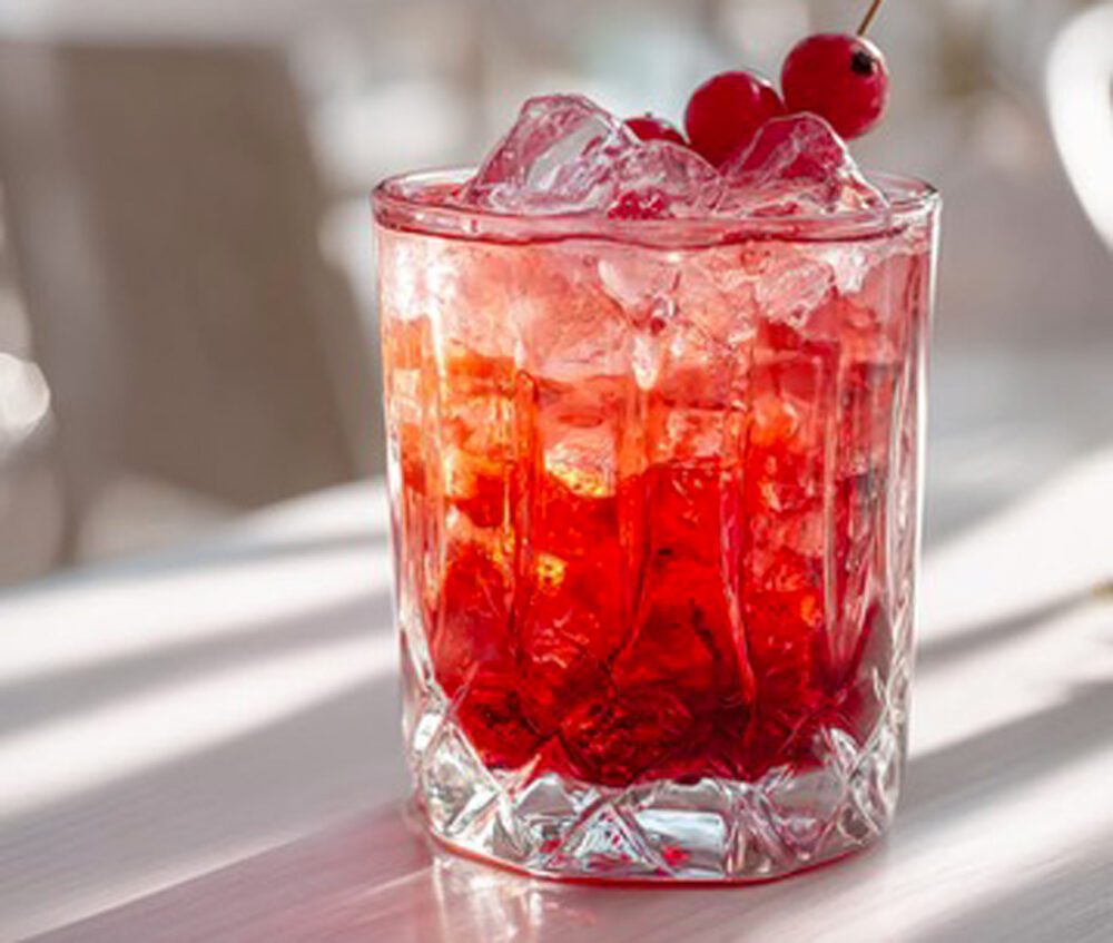 Spritz ai frutti rossi, lime e soda