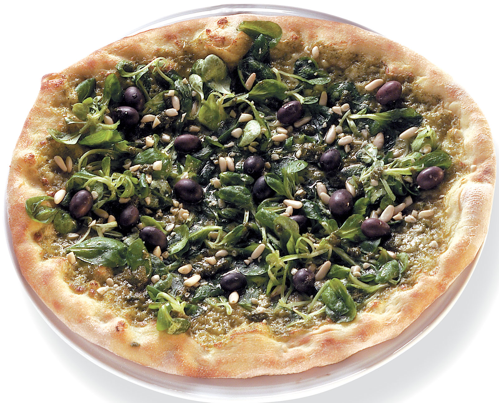 Pizza con verdure, rucola, basilico, zucchine, valeriana, olive nere e pinoli