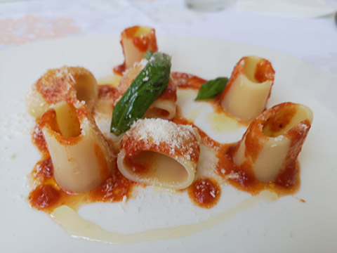Mezzi paccheri Ducato d'Amalfi con pomodoro San Marzano