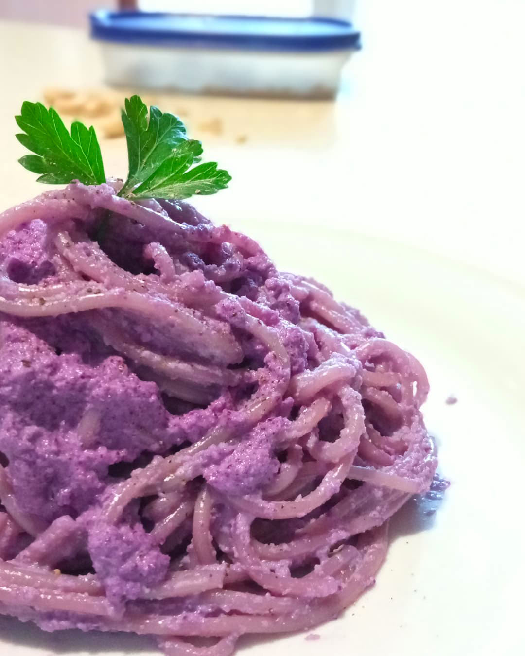 spaghetti-al-pesto-di-cavolo-viola