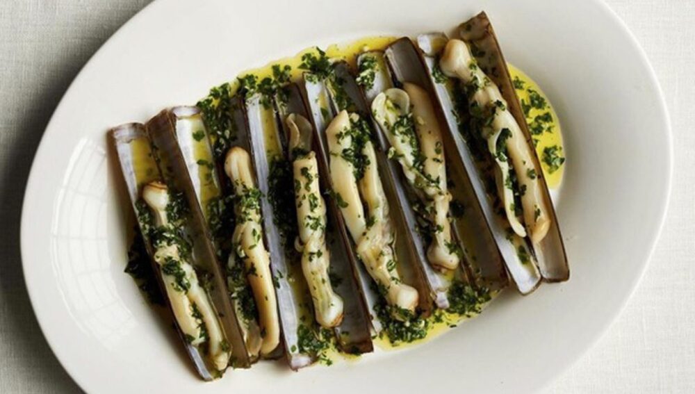 Cannolicchi al forno con aglio, prezzemolo e limone